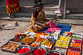 Street sellers near the Swamimalai temple. 